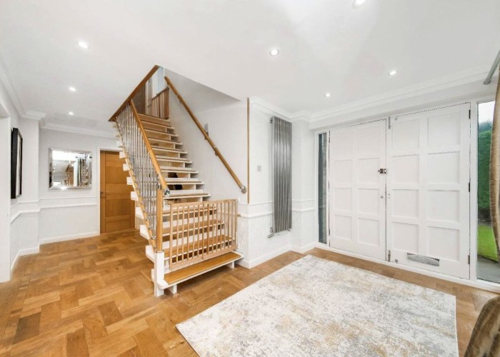 6. Hallway, Stairway, entrance