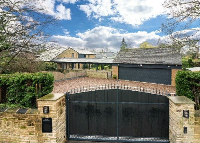 7. Garage (treble+), Gates (Electric)