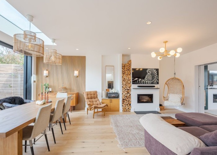 9. Livingroom, Fireplace
