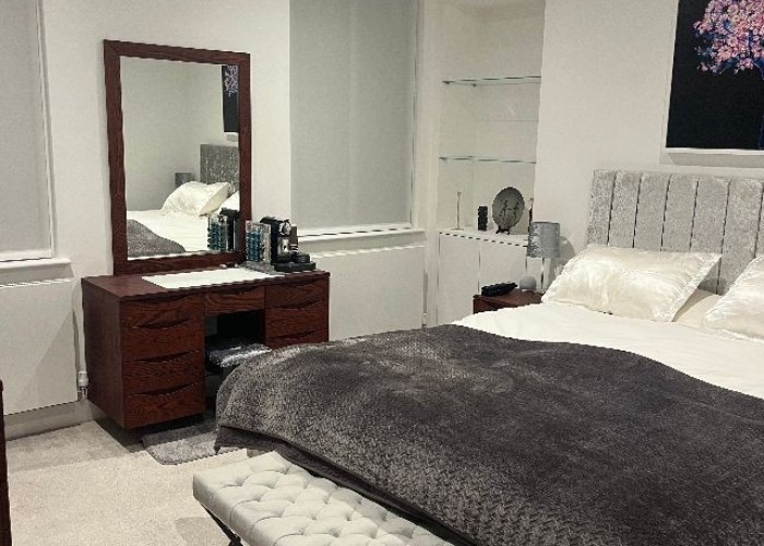10. Bedroom (Master/En-Suite)