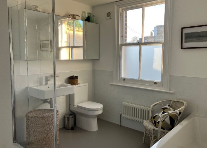 19. Bathroom (Shower and bath)