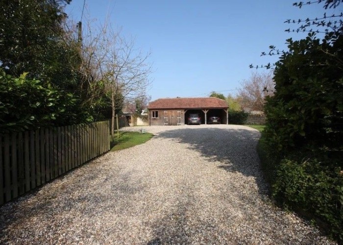 15. Driveway, Garage (Double)