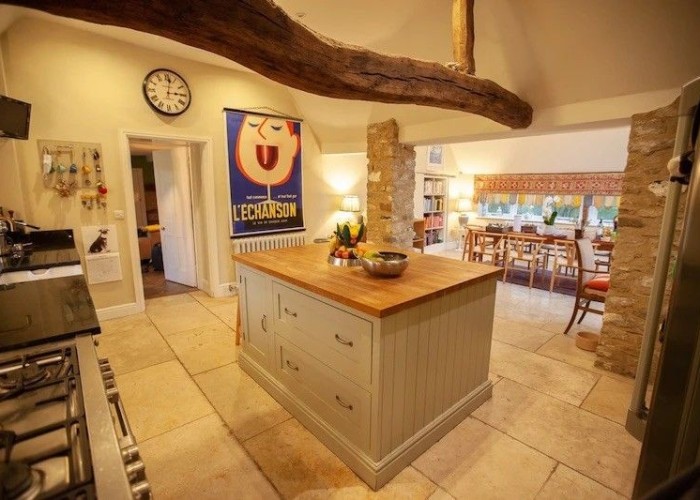 7. Kitchen (With Island), Kitchen (Cream or White units)