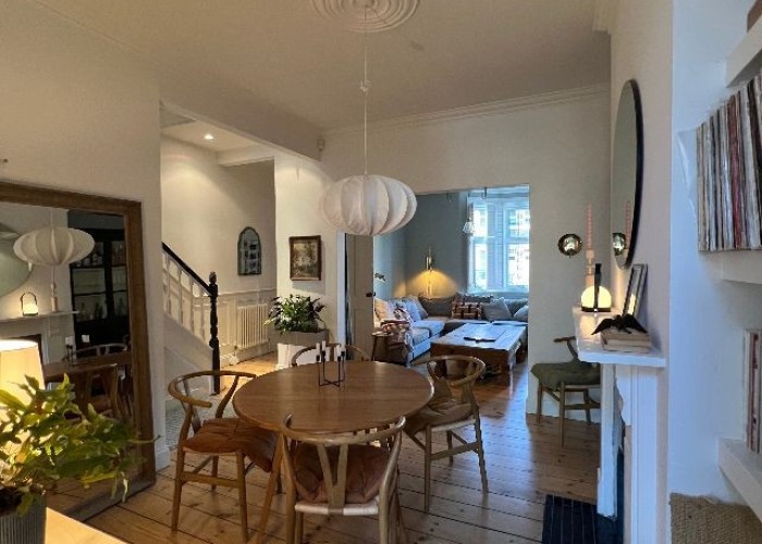 12. Diningroom