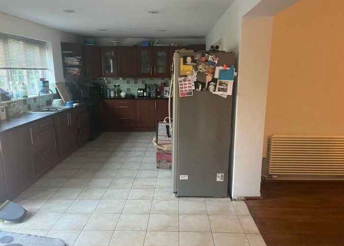 10. Kitchen (Coloured units)