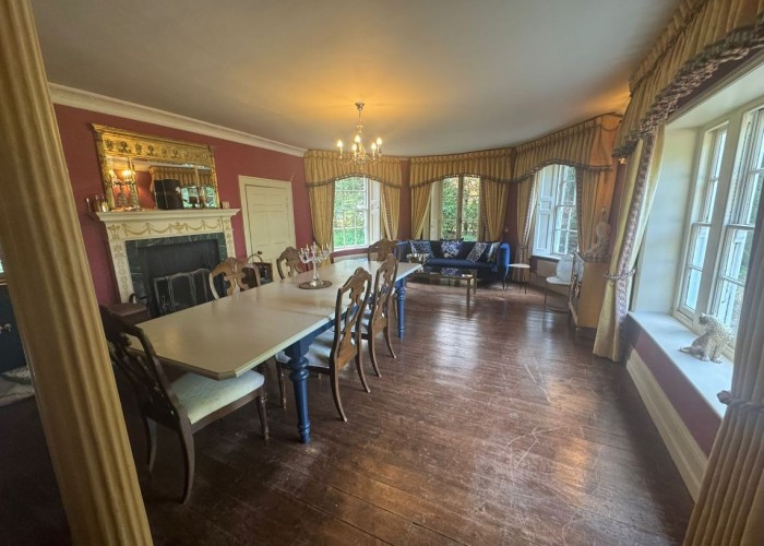 8. Diningroom