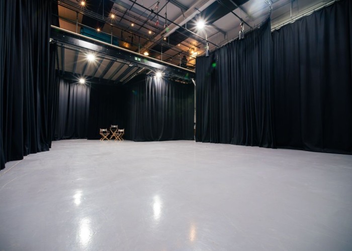 2000 sq ft Film Studio  Available For Filming