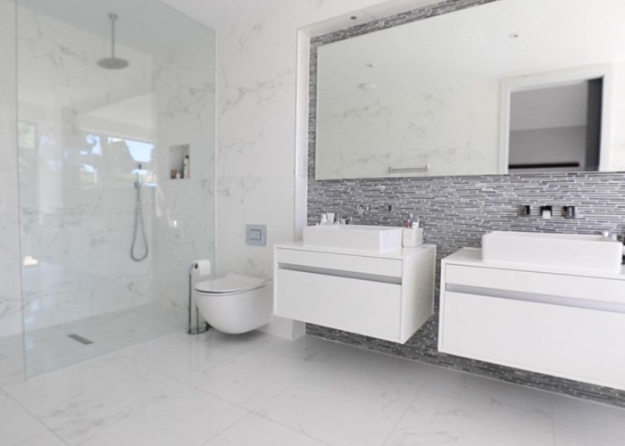 12. Shower Room