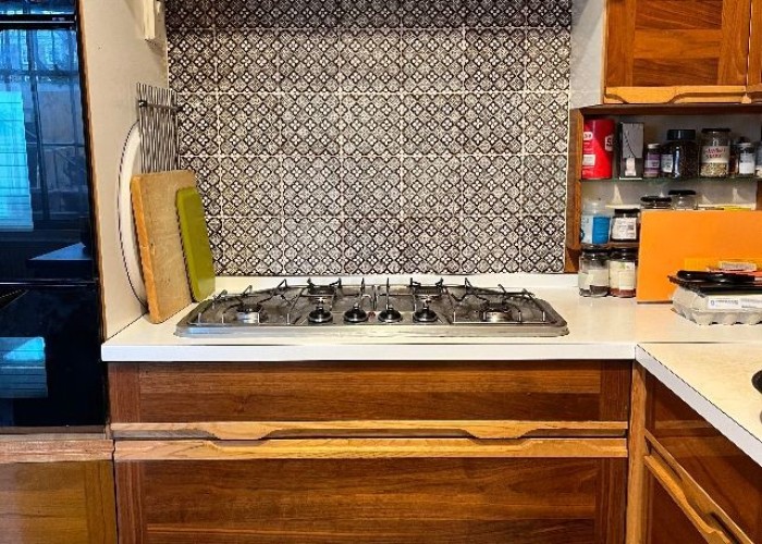 9. Kitchen (Gas Hob)