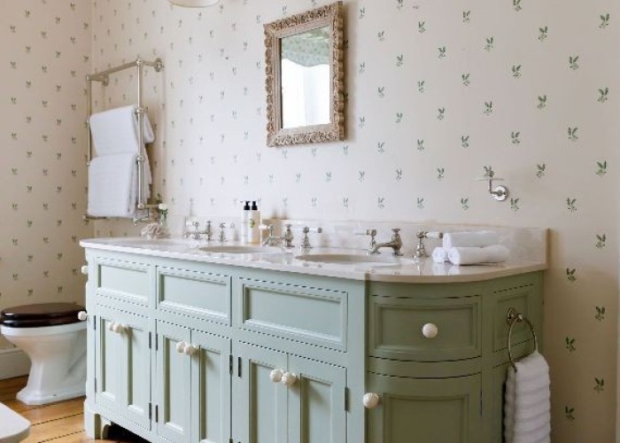 66. Bathroom (2 sinks)