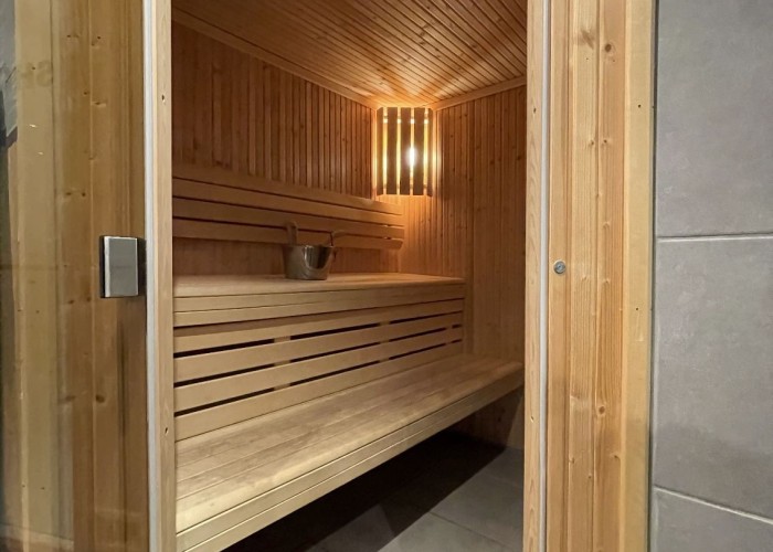 29. Sauna / Steam Room
