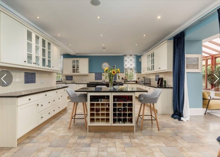 4. Kitchen (With Island)