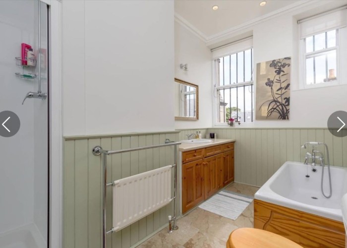 32. Bathroom (Shower and bath)