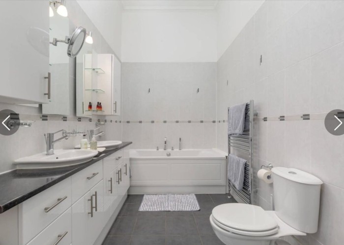 38. Bathroom (2 sinks)