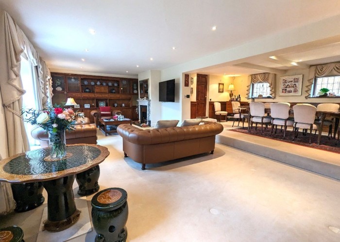 13. Livingroom, Diningroom