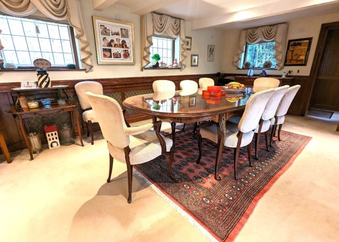 19. Diningroom