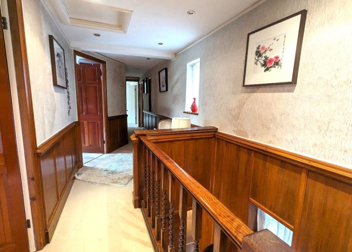 25. Stairway / Staircase, Landing