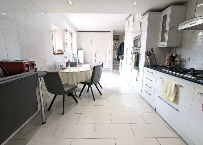 8. Kitchen With Table