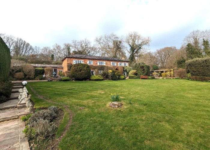 48. Garden (Rear, Large)