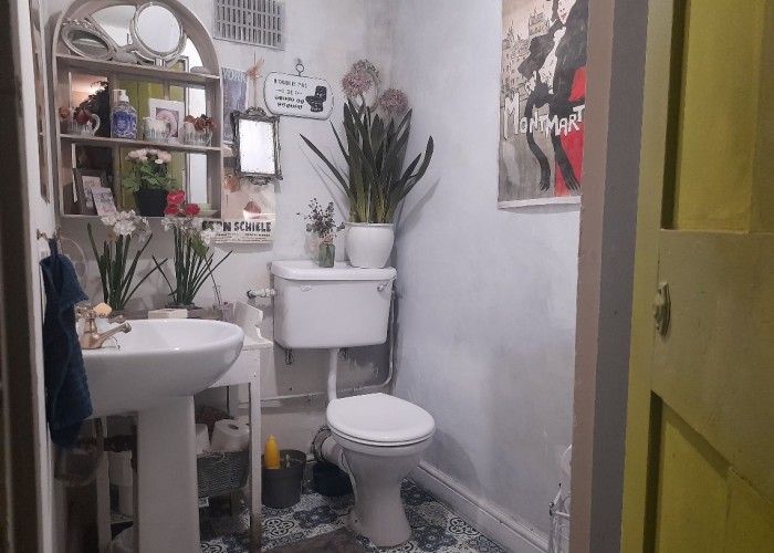 19. Toilet