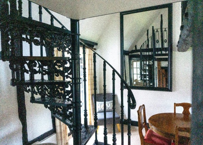 22. Staircase (Spiral)
