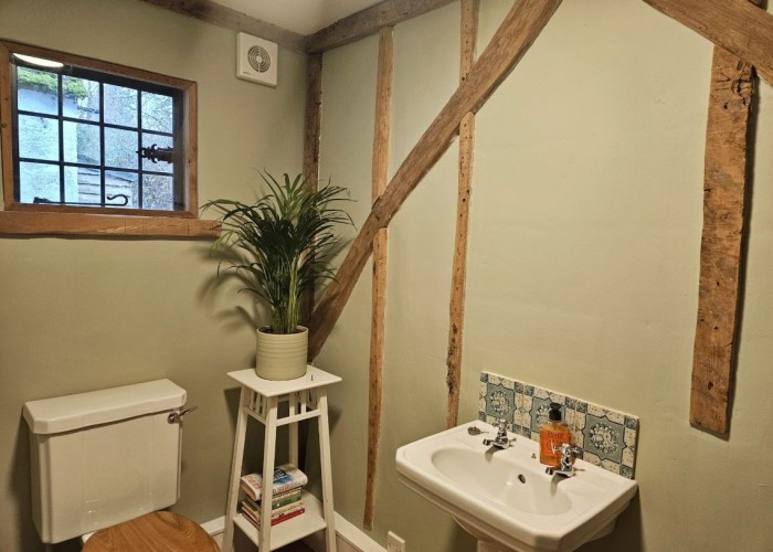 16. Toilet