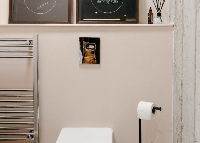 17. Toilet