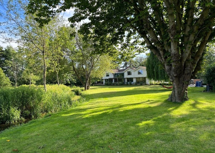 68. Garden (Rear, Large)