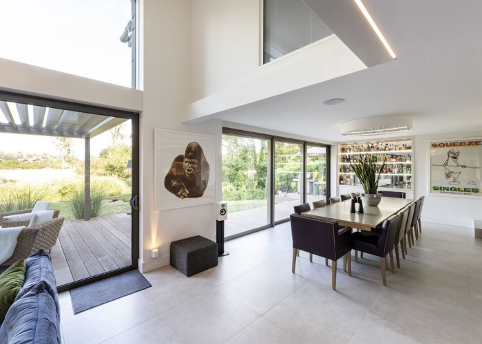 18. Diningroom