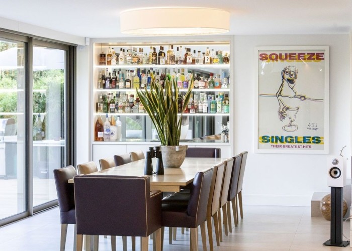 19. Diningroom