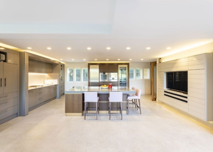 10. Kitchen (With Island), Kitchen (Modern), Kitchen (Electric/Induction Hob)