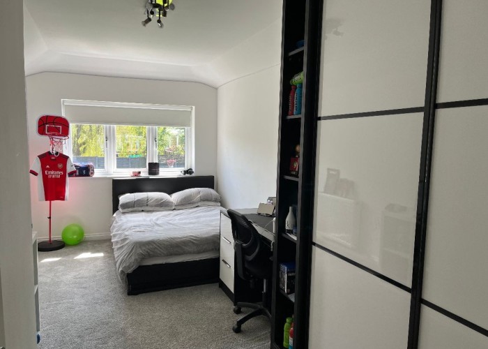 13. Bedroom (Double)