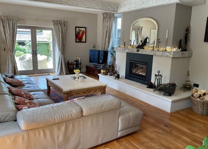 6. Livingroom, Fireplace
