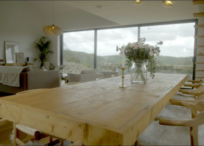 9. Diningroom, Windows