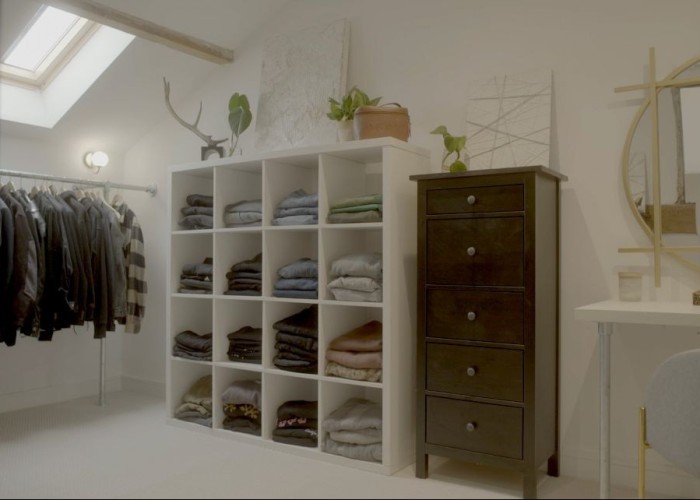 24. Dressing Room/Walk-in Wardrobe