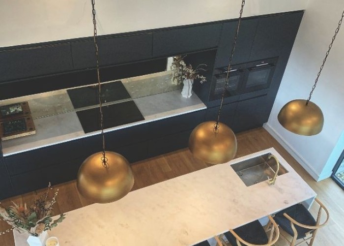 6. Kitchen (With Island), Kitchen (Coloured units), Kitchen (Modern), Kitchen (Electric/Induction Hob)