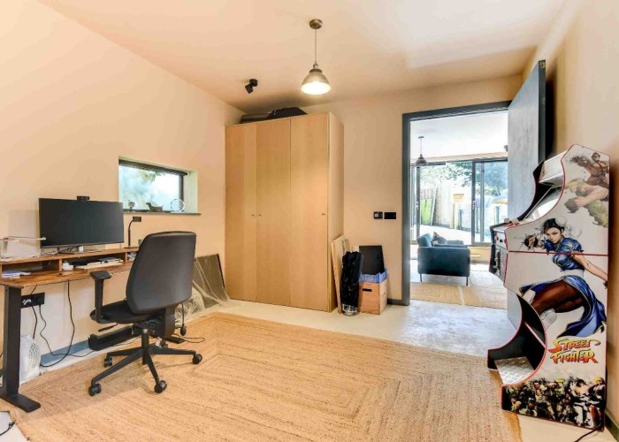 22. Home Office / Study