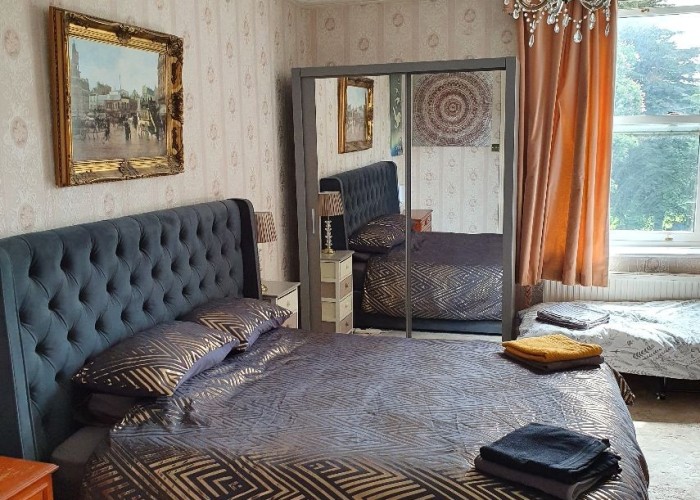 25. Bedroom (Double)