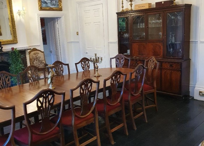 12. Diningroom