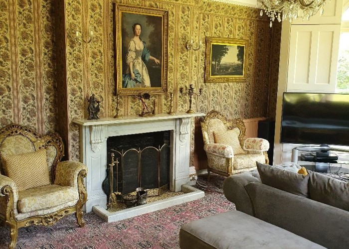 15. Livingroom, Fireplace
