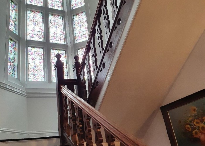19. Stairway / Staircase, Windows