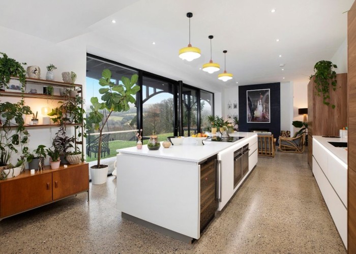 6. Kitchen (With Island), Kitchen (Modern), Kitchen (White units), Kitchen (Electric/Induction Hob)