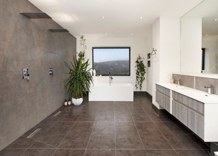 22. Bathroom (Large), Bathroom (2 sinks), Bathroom (Shower and bath)