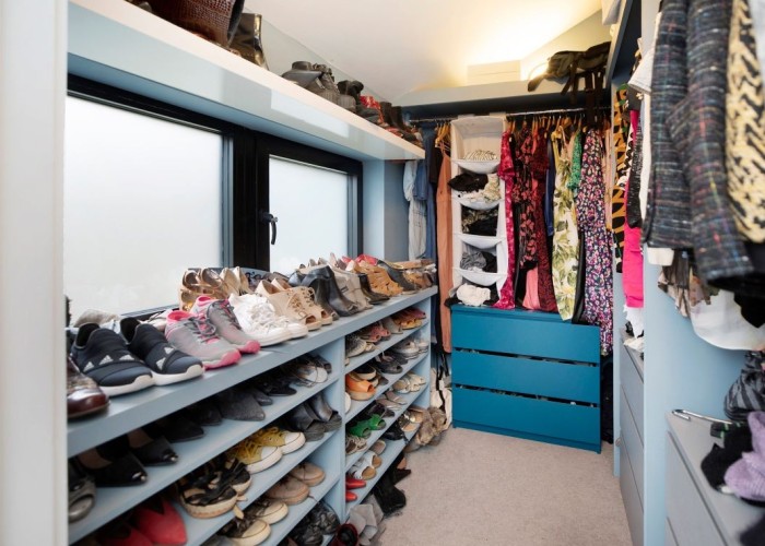 27. Dressing Room/Walk-in Wardrobe