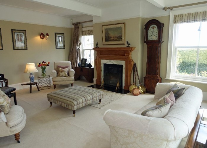 11. Livingroom, Fireplace