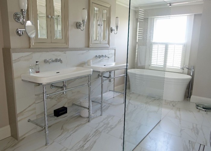 23. Bathroom (Large), Bathroom (Shower and bath)