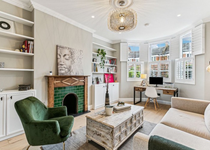 9. Livingroom, Fireplace