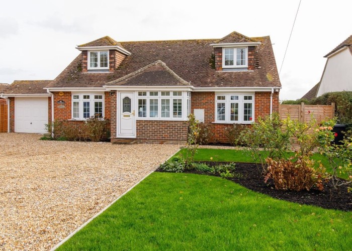 1. Driveway, Garage, Coronavirus-Friendly