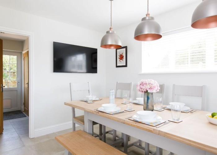 7. Diningroom