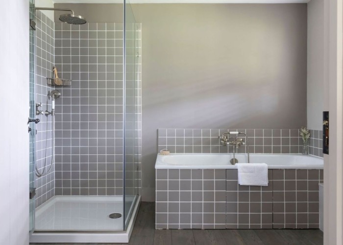 29. Bathroom (Shower and bath)